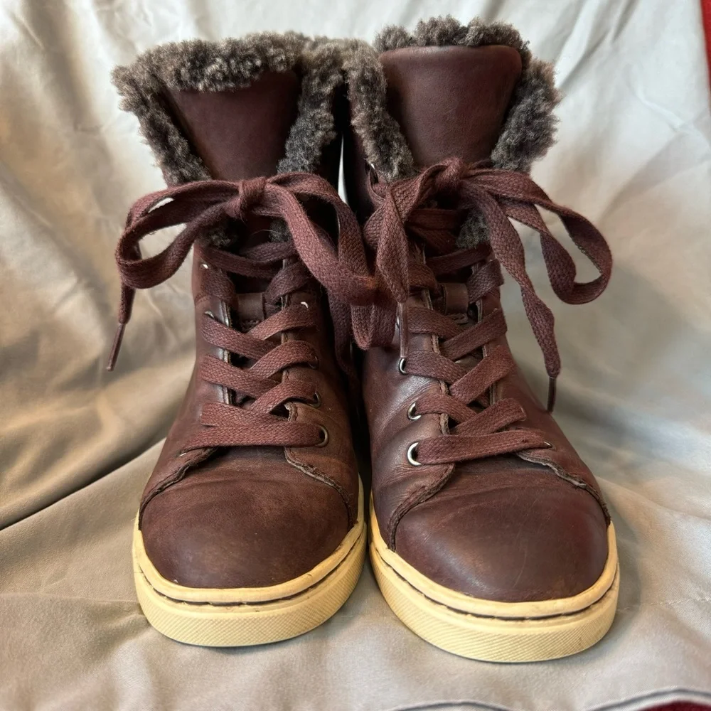 UGG Croft Luxe Quilt Sneaker Boots,‎ Espresso, Women’s Size 6, EUC